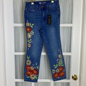Cropped, embroidered denim jeans; 4; new; DG2